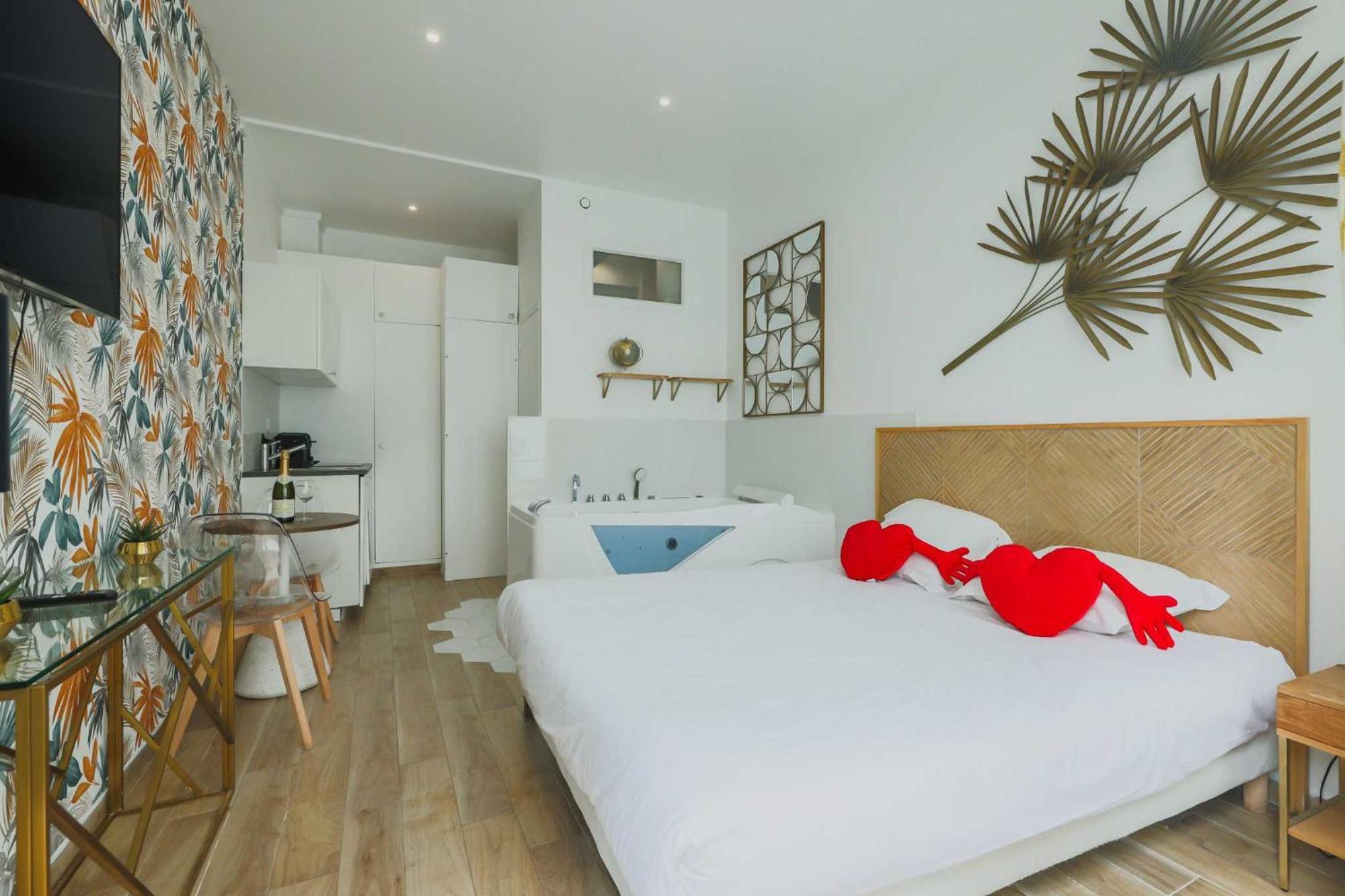 Lovely - 2p - Moulin Rouge Apartment *
